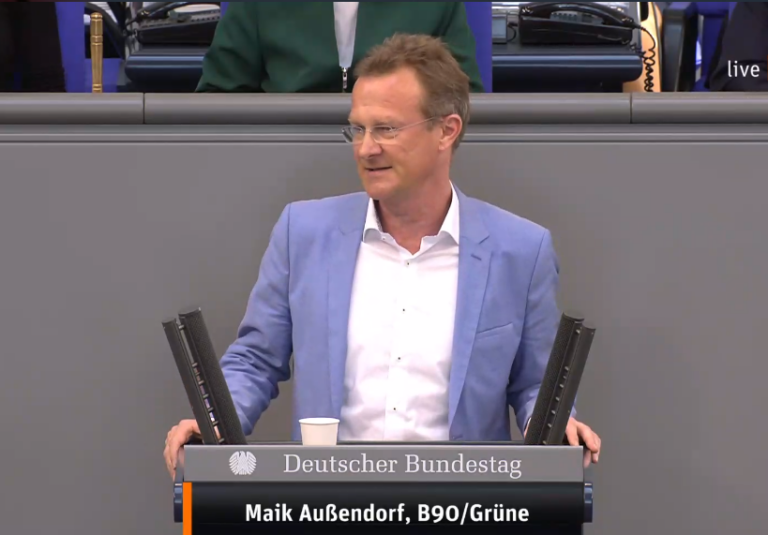 Bundestagsrede: Maik Außendorf will mit fußgänger- und radfahrfreundlichen Maßnahmen Innenstädte und Einzelhandel stärken